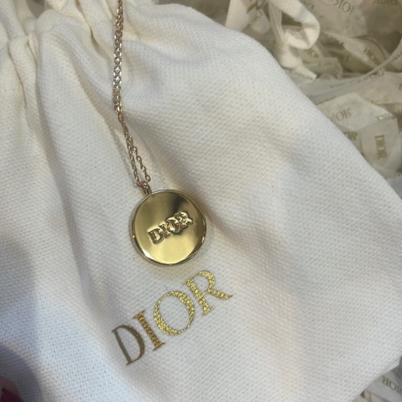 New 🌹CHRISTIAN DIOR 🌹 Gold Pendant Necklace- Gold Tone & Ceramic Jadore - Picture 6 of 15